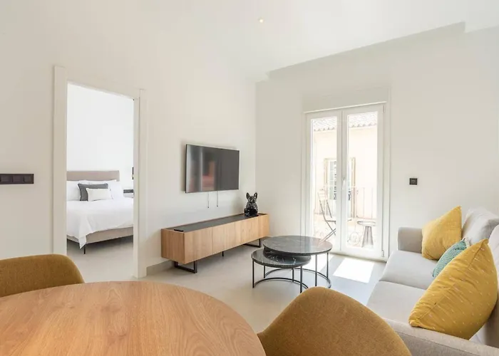 Deluxe 2 Bedroom *